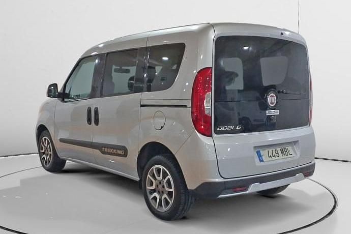 Usado Fiat Doblò Trekking 120 CV (88 kW) 2022 Monovolumen