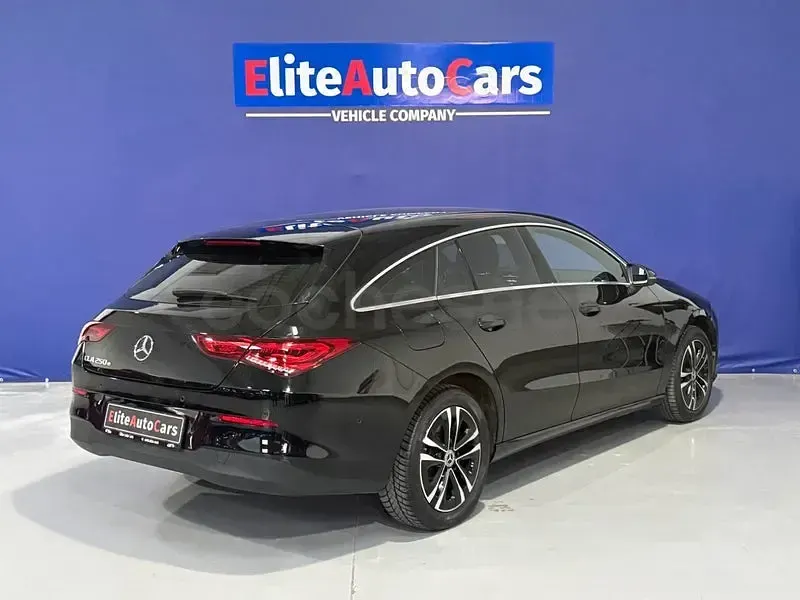Usado Mercedes CLA250e Shooting Brake 218 CV (160 kW) 2023 Negro Familiar