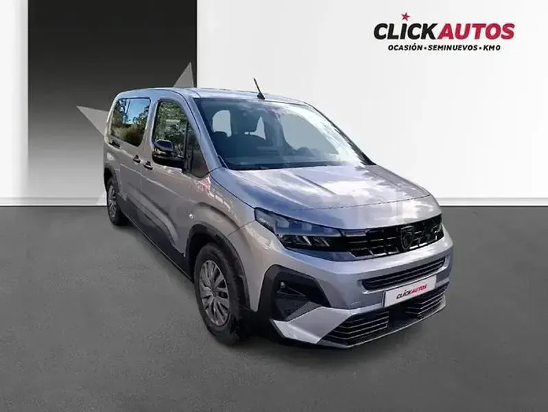 Usado Peugeot Rifter Allure 100 CV (73 kW) 2025 Gris / plata Monovolumen