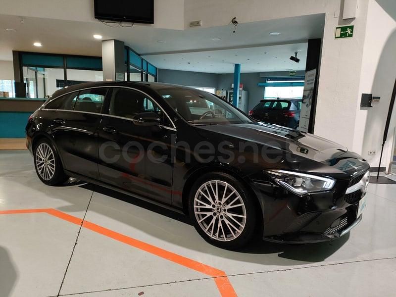 Usado Mercedes CLA180 Shooting Brake 136 CV (100 kW) 2022 Negro Familiar
