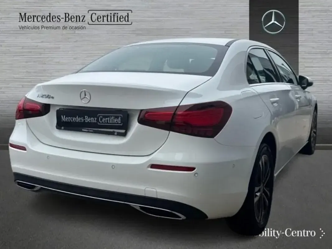 Usado Mercedes A250 163 CV (119 kW) 2025 Blanco polar Berlina