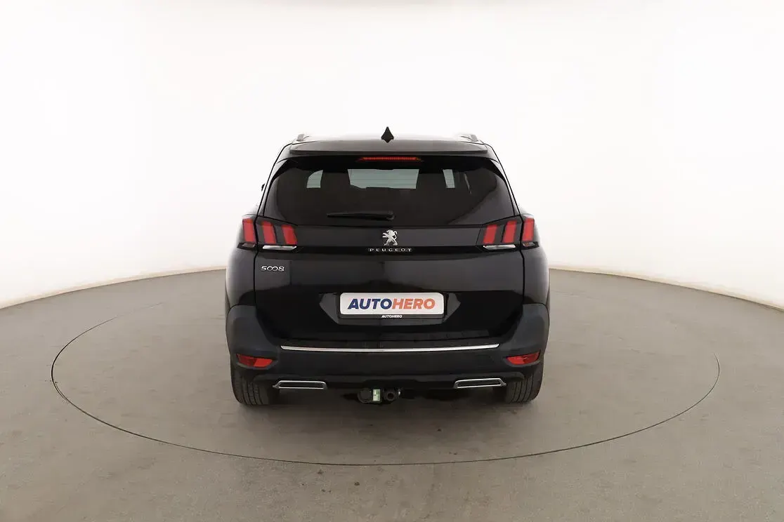 Usado Peugeot 5008 Allure 130 CV (95 kW) 2019 Negro SUV