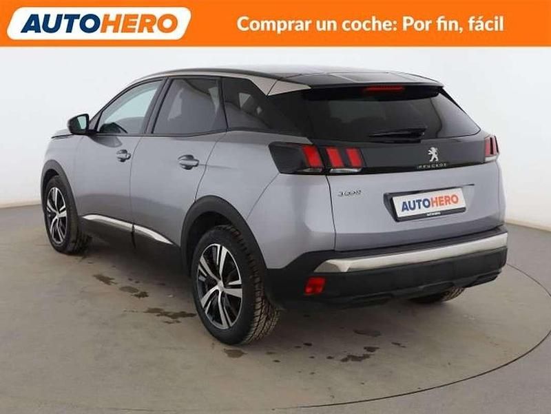 Usado Peugeot 3008 Allure 131 CV (96 kW) 2020 Gris SUV