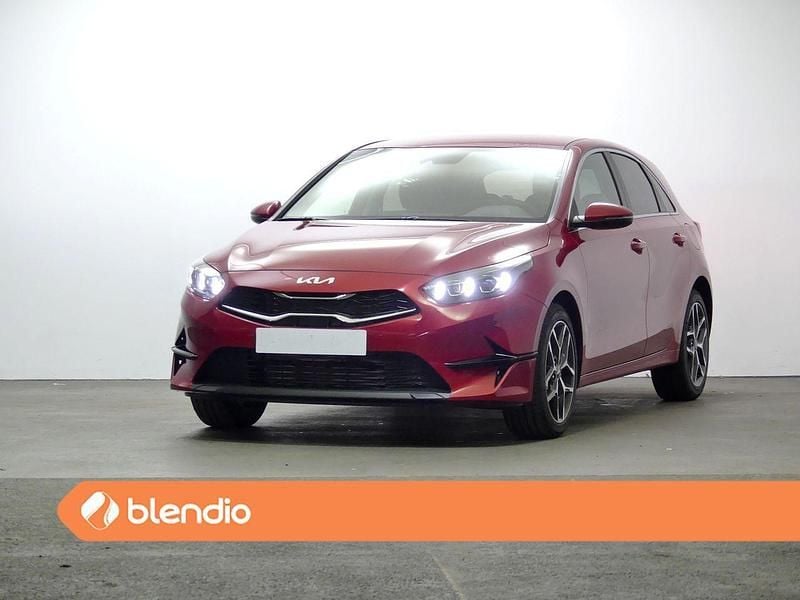 Rojo Usado 2023 Kia Ceed Utilitario | 24.700 € - Imagen 1/4