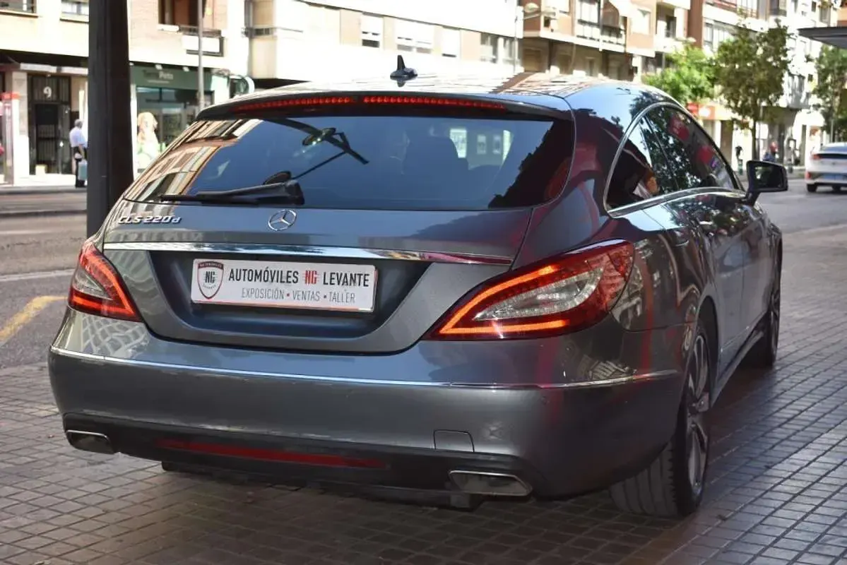 Usado Mercedes CLS250 204 CV (150 kW) 2017 Gris Coupe