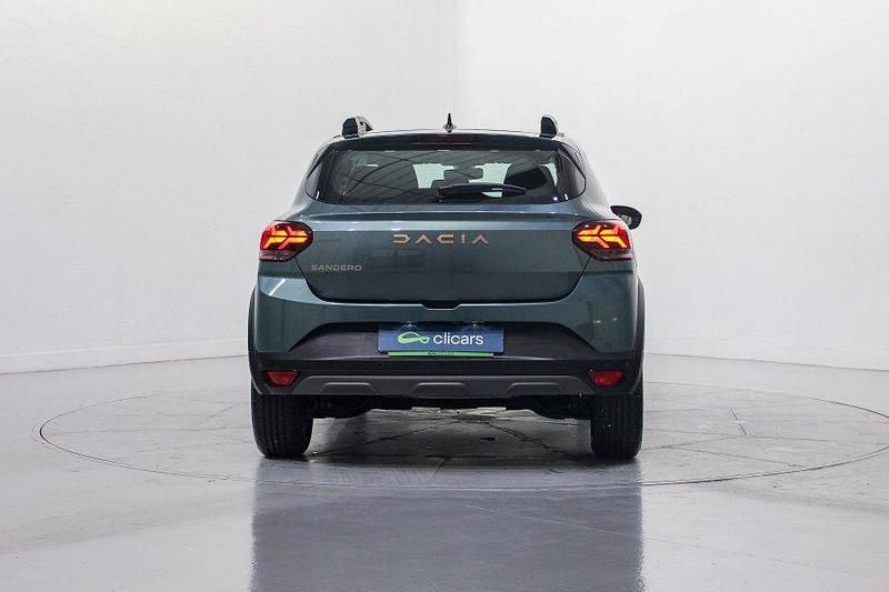 Usado Dacia Sandero Extreme 91 CV (66 kW) 2023 Verde Berlina