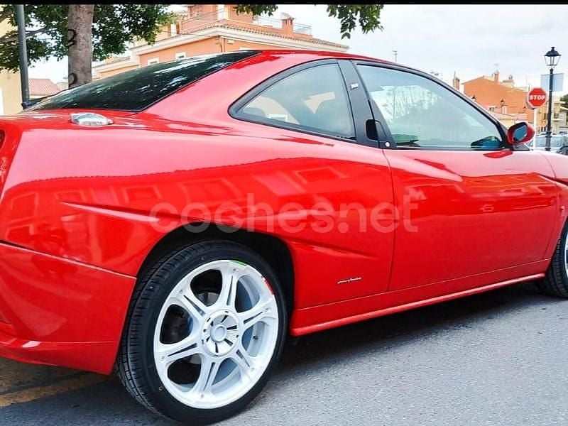 Usado Fiat Coupé 140 CV (102 kW) 1994 Rojo Coupe
