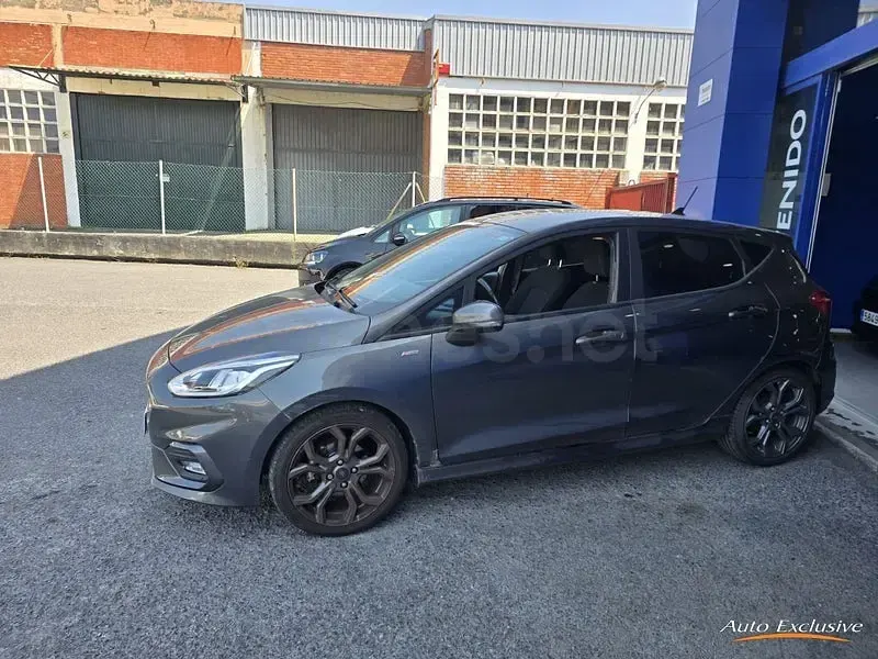 Usado Ford Fiesta ST-Line 95 CV (69 kW) 2021 Gris / plata Utilitario
