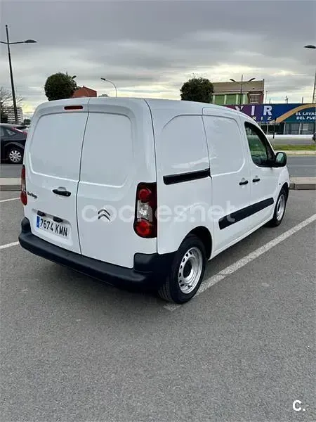 Usado Citroën Berlingo Live 75 CV (55 kW) 2018 Blanco Monovolumen