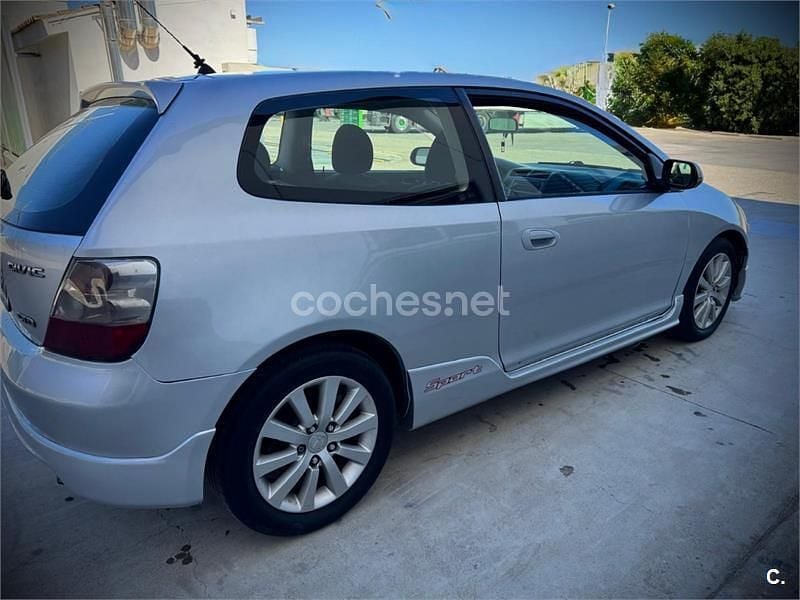 Usado Honda Civic Sport 100 CV (73 kW) 2004 Gris / plata Berlina