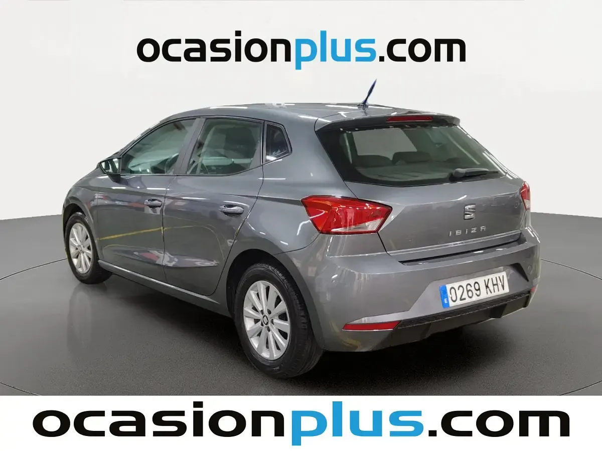 Usado Seat Ibiza Style 75 CV (55 kW) 2018 Gris Utilitario