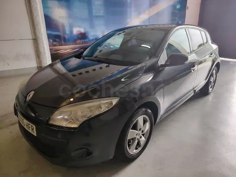 Usado Renault Mégane Dynamique 130 CV (95 kW) 2011 Gris / plata Berlina