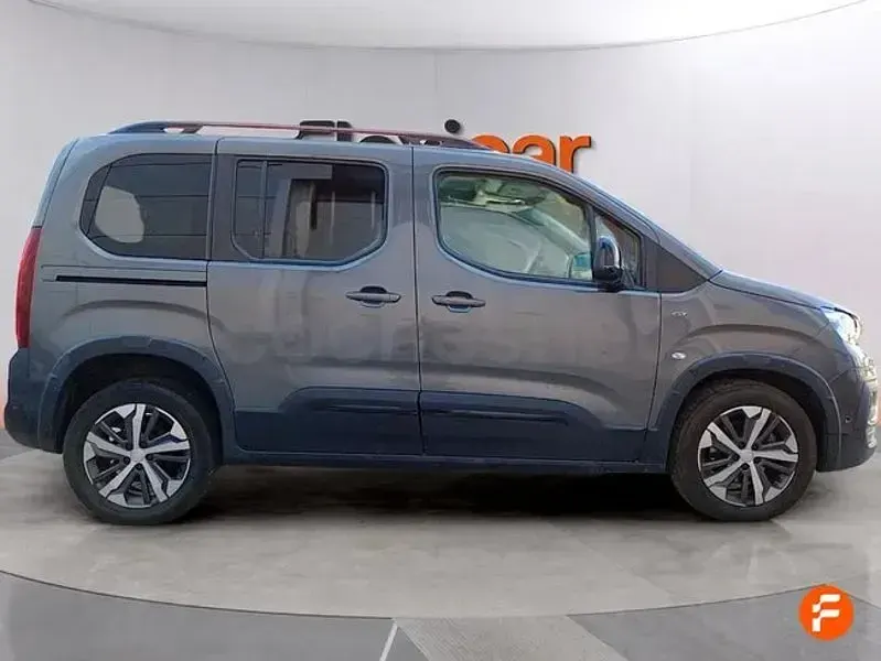 Usado Peugeot Rifter GT 130 CV (95 kW) 2023 Gris Monovolumen
