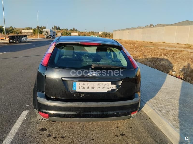 Negro Usado 2008 Ford Focus Trend Berlina | 2800 € (Buen precio) - Imagen 1/4