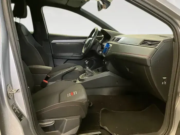 Usado Seat Ibiza FR 115 CV (84 kW) 2019 Gris plata Utilitario
