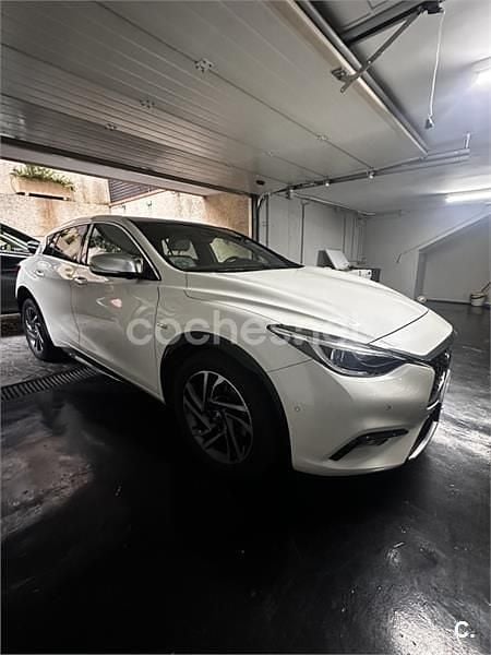 Usado Infiniti Q30 Premium 170 CV (125 kW) 2016 Blanco Berlina