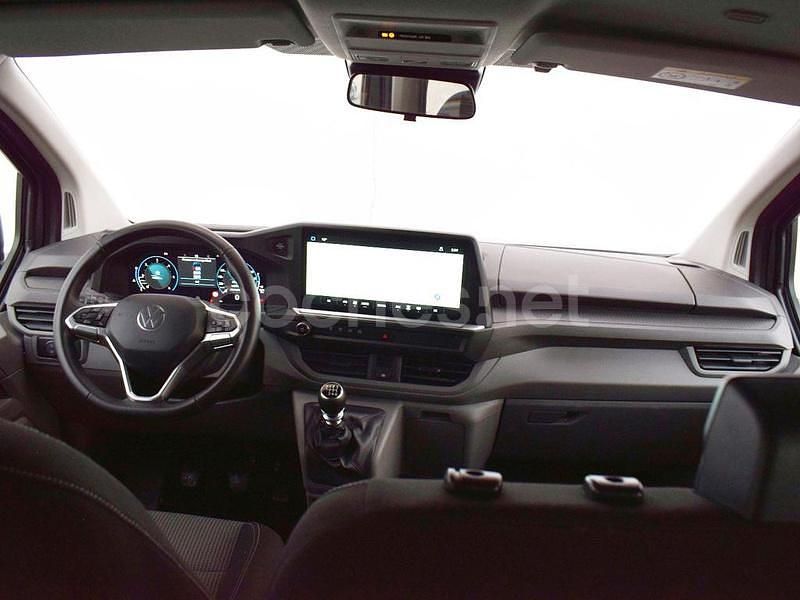 Usado VW Caravelle 110 CV (80 kW) 2025 Gris / plata Monovolumen