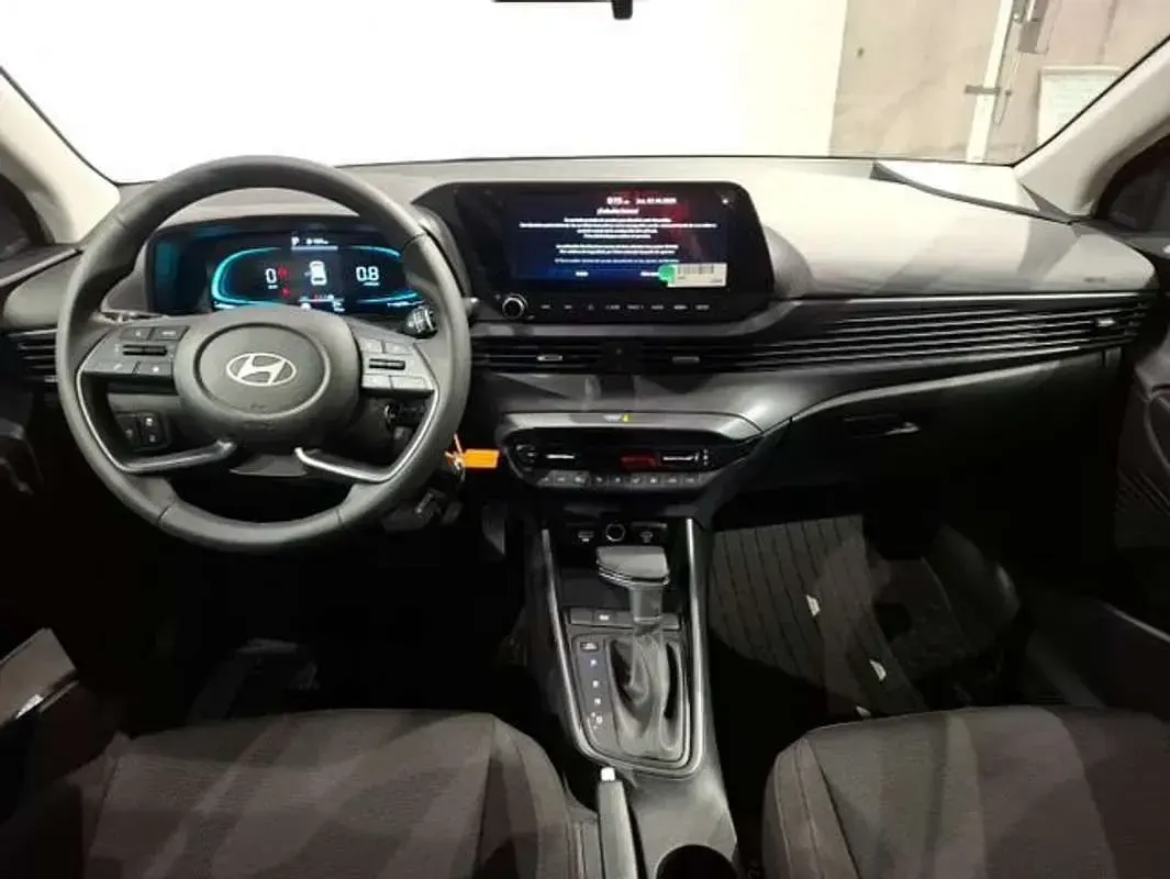 Usado Hyundai Bayon 101 CV (74 kW) 2025 Gris SUV