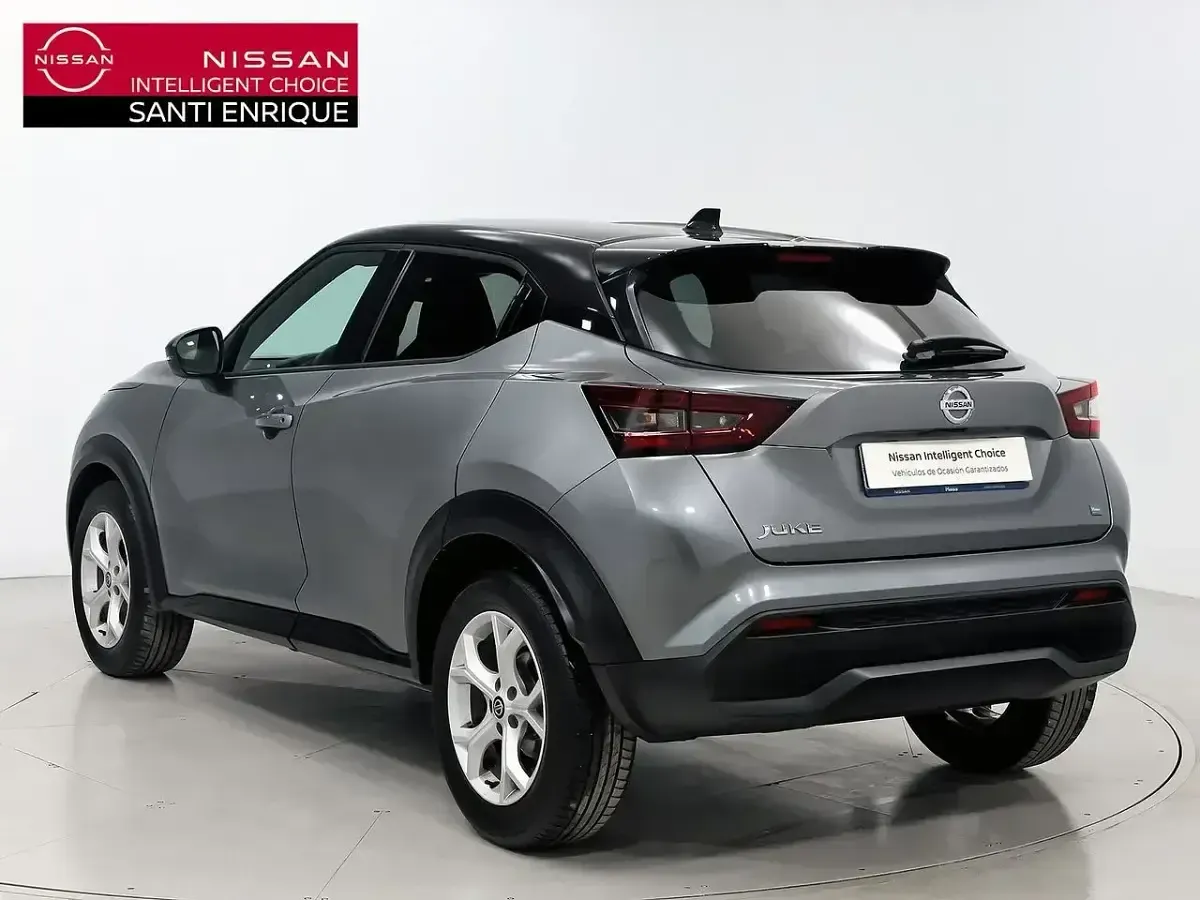 Usado Nissan Juke N-Connecta 114 CV (83 kW) 2022 Gris SUV