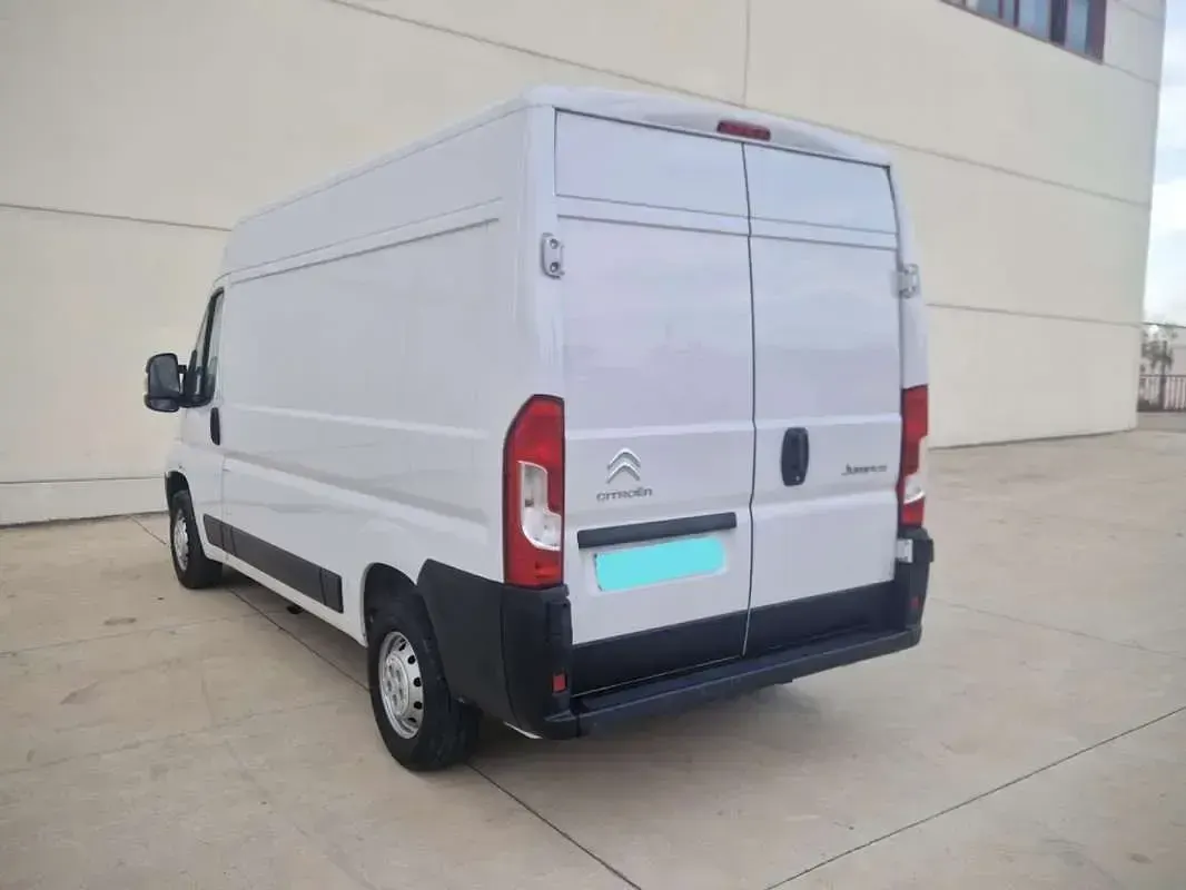 Usado Citroën Jumper 140 CV (102 kW) 2024 Blanco Monovolumen