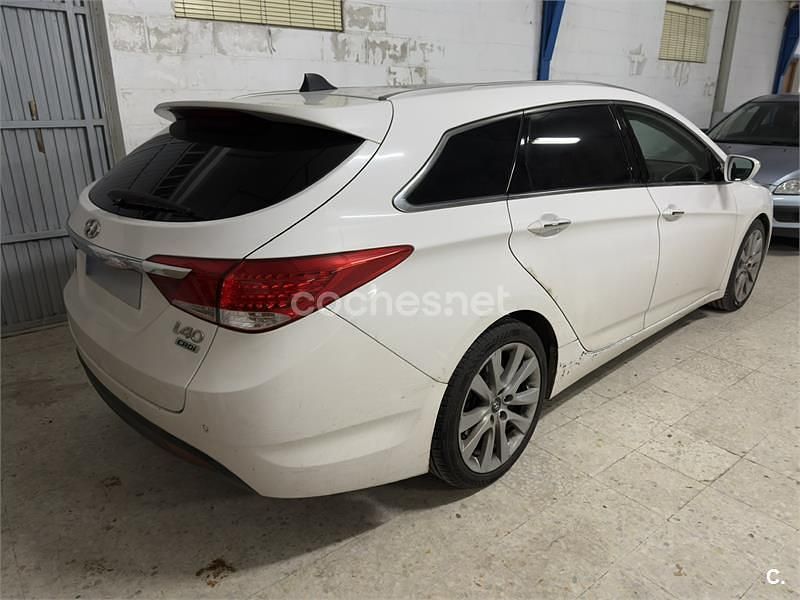 Usado Hyundai i40 136 CV (100 kW) 2013 Blanco Familiar
