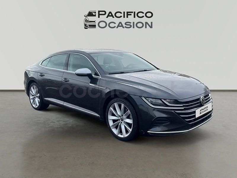 Usado VW Arteon Elegance 150 CV (110 kW) 2022 Gris / plata Berlina
