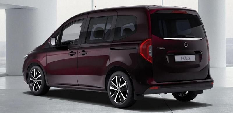 Nuevo Mercedes T180 115 CV (84 kW) 2025 Rojo Monovolumen