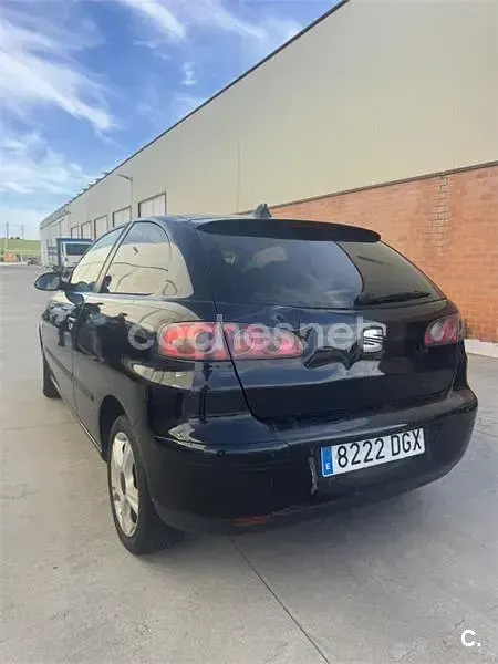 Usado Seat Ibiza 100 CV (73 kW) 2005 Negro Utilitario