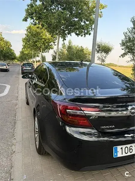 Usado Opel Insignia Excellence 140 CV (102 kW) 2015 Negro Berlina