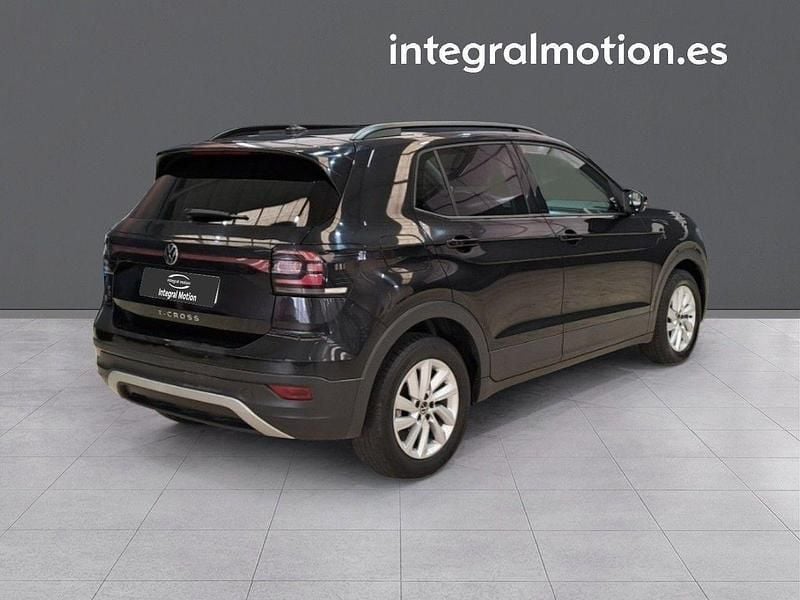 Usado VW T-Cross Advance 110 CV (80 kW) 2022 Negro SUV