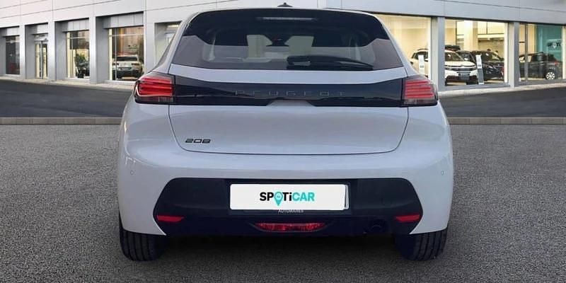Usado Peugeot 208 Active 102 CV (75 kW) 2024 Blanco Utilitario