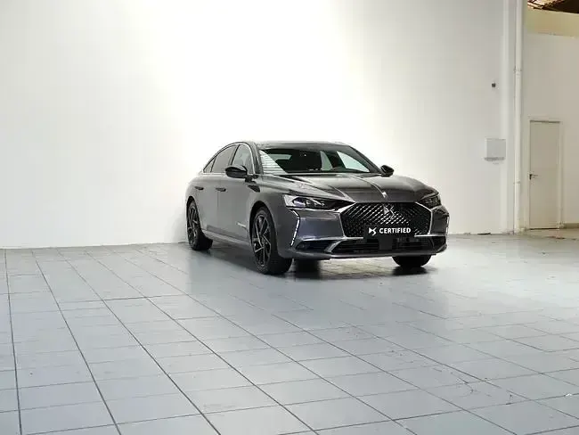 Usado DS Automobiles DS9 Performance Line Plus 250 CV (183 kW) 2023 Gris Berlina
