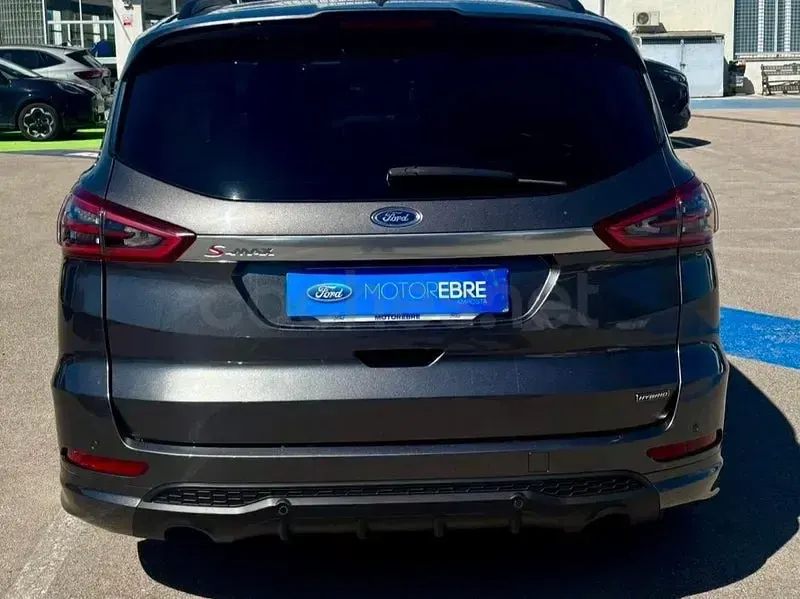 Usado Ford S-MAX ST-Line 190 CV (139 kW) 2023 Gris / plata Monovolumen