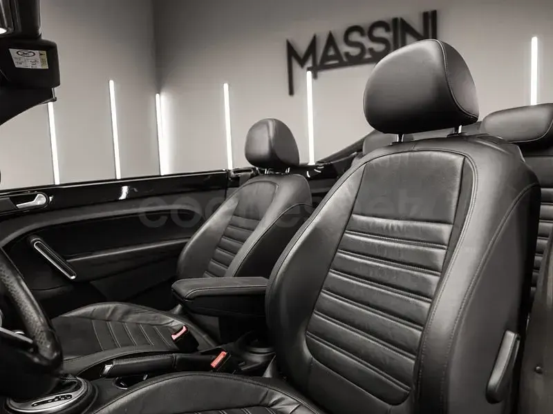 Usado VW Beetle Design 150 CV (110 kW) 2016 Negro Utilitario
