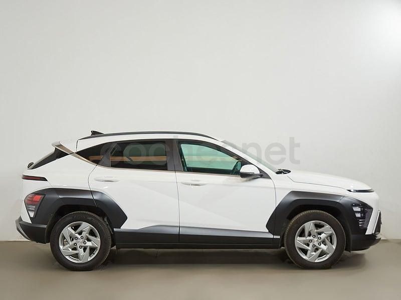 Usado Hyundai Kona 100 CV (73 kW) 2024 Blanco SUV