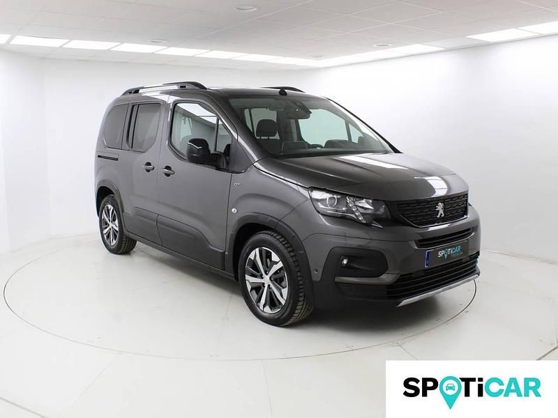 Usado Peugeot Rifter GT 100 kW (136 CV) 2025 Gris Monovolumen