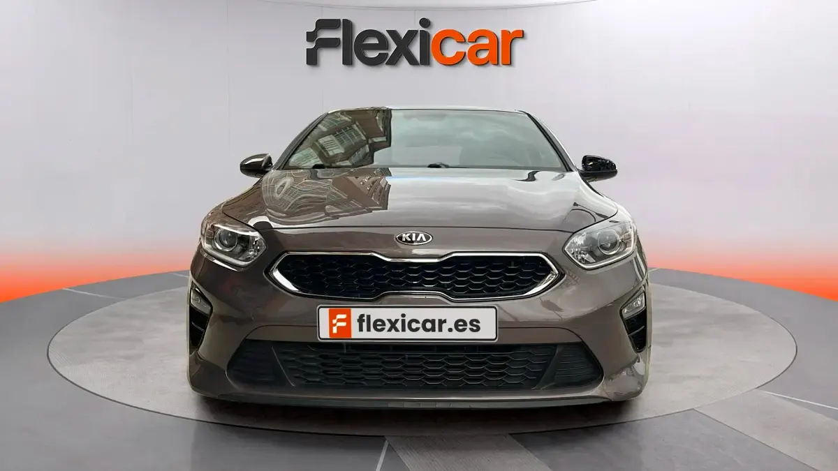 Usado Kia Ceed 140 CV (102 kW) 2020 Marrón Utilitario