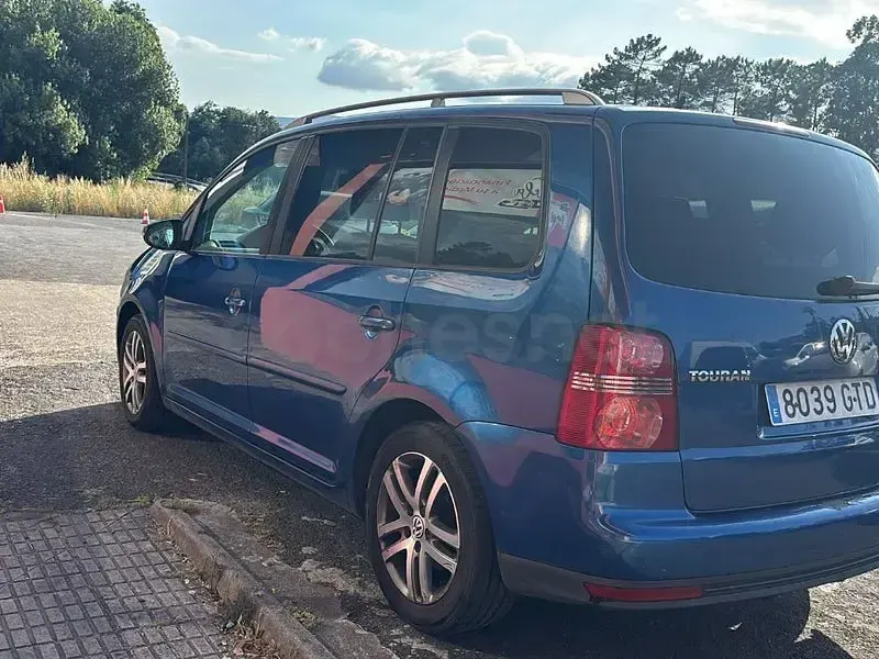 Usado VW Touran Edition 105 CV (77 kW) 2010 Azul Monovolumen
