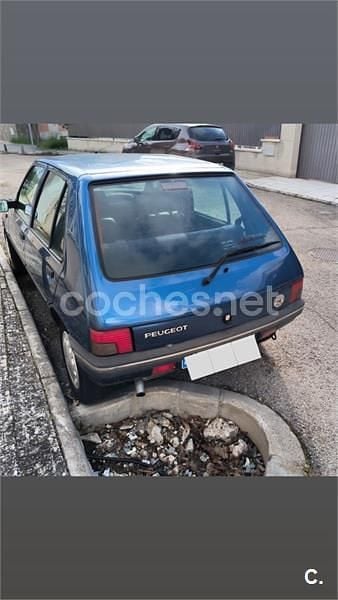 Usado Peugeot 205 60 CV (44 kW) 1997 Azul Utilitario
