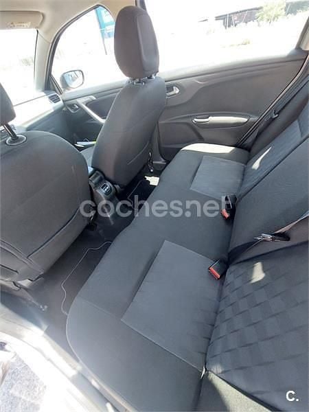 Usado Citroën C-Elysee I Shine 100 CV (73 kW) 2018 Gris / plata Berlina