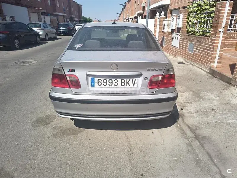 Usado BMW 320 136 CV (100 kW) 2001 Gris / plata Berlina