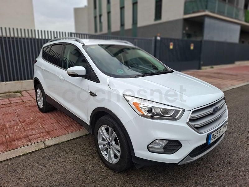 Usado Ford Kuga Business Edition 150 CV (110 kW) 2016 Blanco SUV
