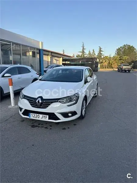 Usado Renault Mégane Zen 110 CV (80 kW) 2017 Blanco Berlina