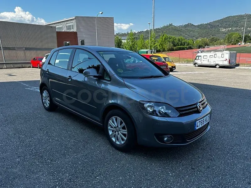 Usado VW Golf Plus Cross Advance 105 CV (77 kW) 2012 Gris / plata Monovolumen