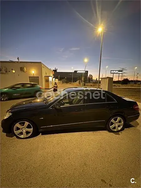 Usado Mercedes E220 Avantgarde 170 CV (125 kW) 2013 Azul Familiar