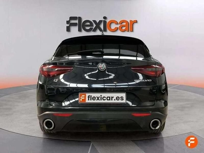 Usado Alfa Romeo Stelvio Executive 211 CV (155 kW) 2019 Negro SUV