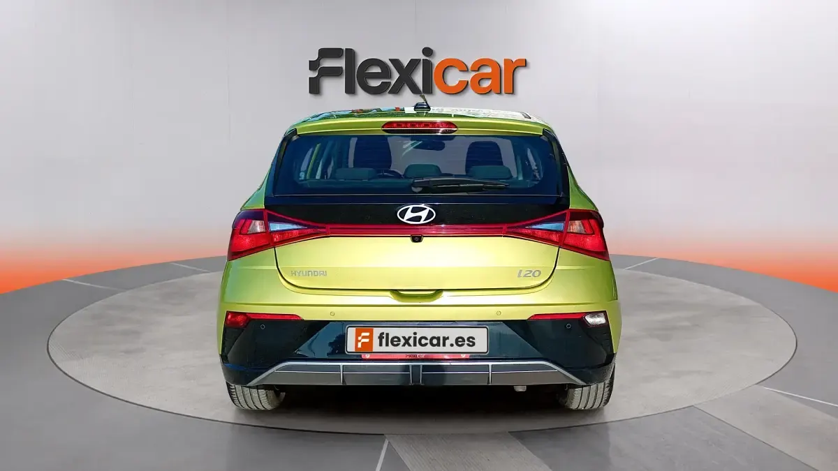 Usado Hyundai i20 101 CV (74 kW) 2024 Verde Utilitario
