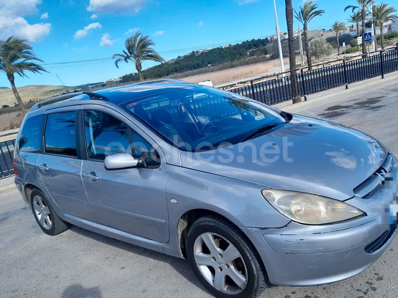 Usado Peugeot 307 90 CV (66 kW) 2004 Gris / plata Familiar