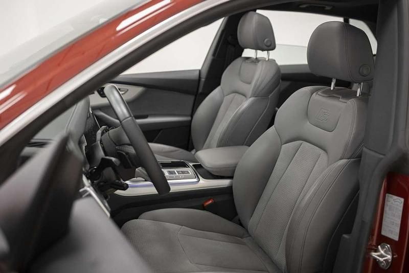 Usado Audi Q8 S-line plus 381 CV (280 kW) 2023 Rojo SUV