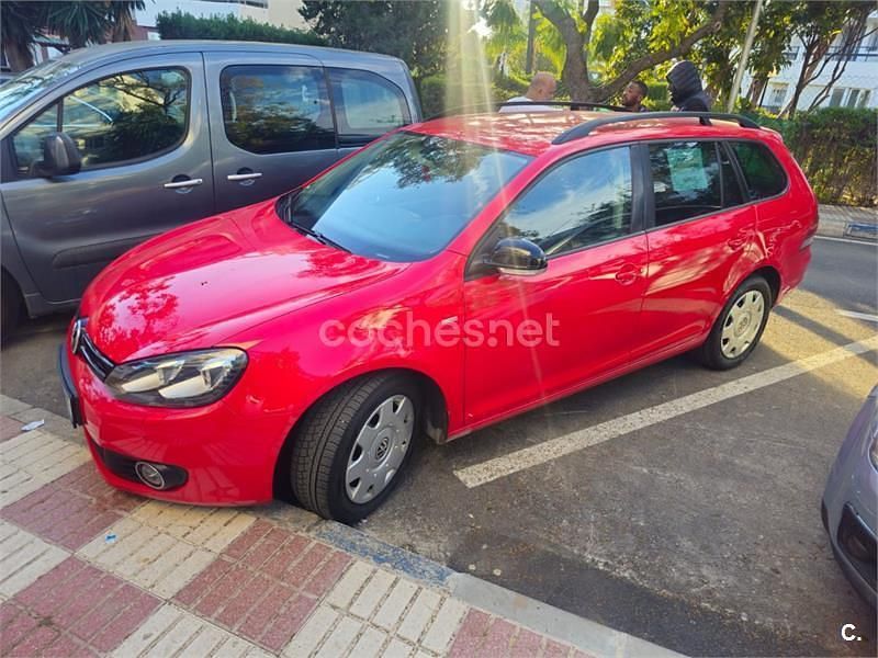 Usado VW Golf VII Sport 105 CV (77 kW) 2013 Rojo Familiar